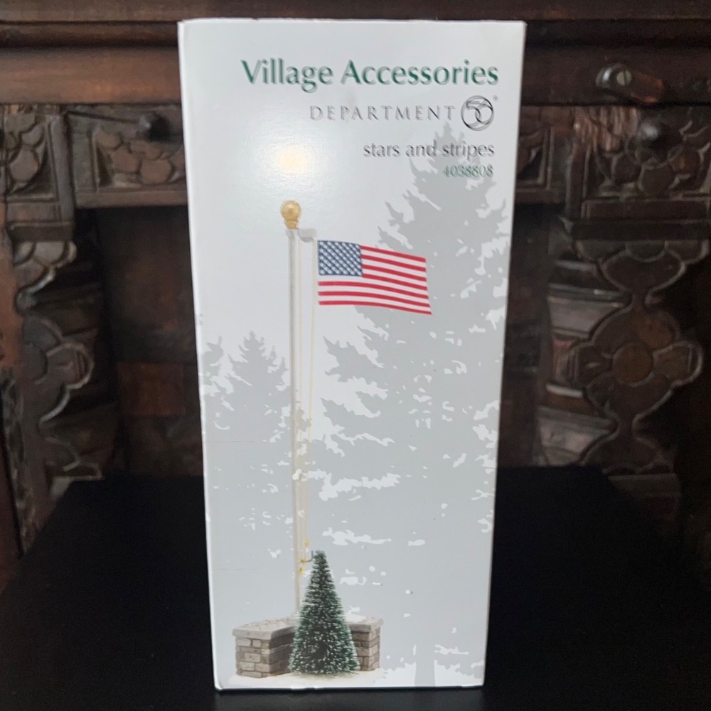 DEPT 56~Stars and Stripes Village Accessories~AMERICAN FLAG~Item #40388108